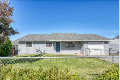 413 SW Nye Ave, Pendleton, OR 97801 - Photo 1