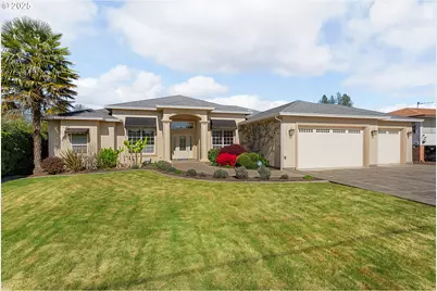 205 W Oriole Dr, Roseburg, OR 97471 - Photo 1