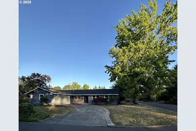 8940 SW Oak Ln, Portland, OR 97223 - Photo 1