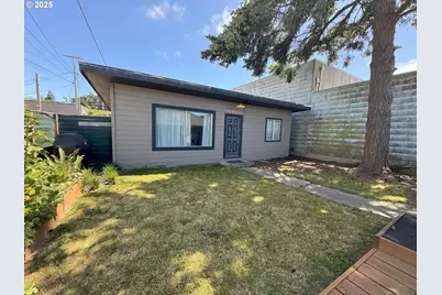 131 S Wasson St, Coos Bay, OR 97420 - Photo 1