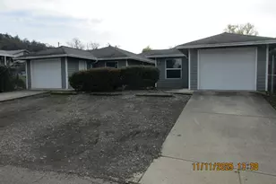 141/143 Fairacres Ln, Roseburg, OR 97470 - Photo 1