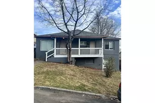 418 NW 9th St, Pendleton, OR 97801 - Photo 1