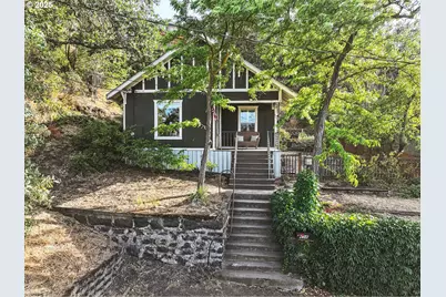 608 E 4th St, The Dalles, OR 97058 - Photo 1