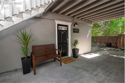 2031 W 14th Pl, Eugene, OR 97402 - Photo 1