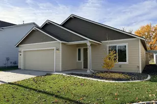 2457 NE 5th St, Hermiston, OR 97838 - Photo 1