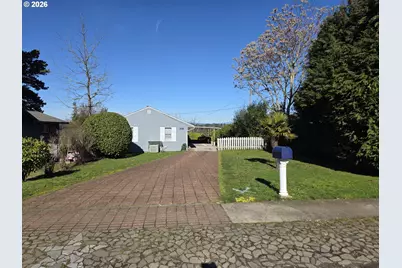 3704 E 14th St, Vancouver, WA 98661 - Photo 1