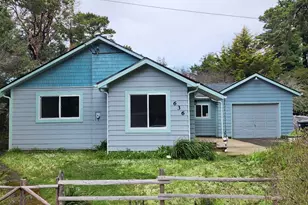 636 18th St, Port Orford, OR 97465 - Photo 1