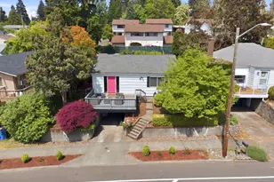 2414 E McLoughlin Blvd, Vancouver, WA 98661 - Photo 1