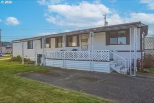 1413 Hawthorne Ave, Reedsport, OR 97467 - Photo 1