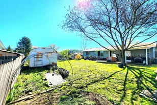 274 Georginna Dr, Roseburg, OR 97471 - Photo 6