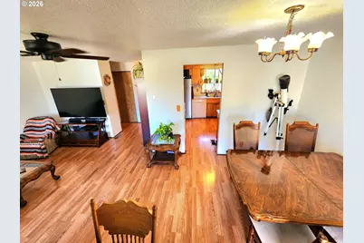 274 Georginna Dr, Roseburg, OR 97471 - Photo 2
