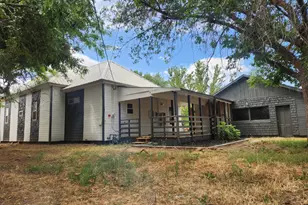 82 NW 3rd St, Ontario, OR 97914 - Photo 1