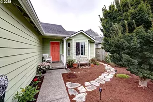 450 9th Ave, Seaside, OR 97138 - Photo 1