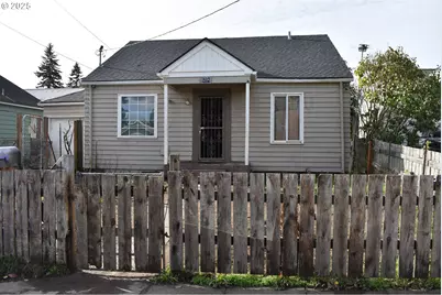 207 SW 4th Ave, Kelso, WA 98626 - Photo 1