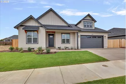 1943 SE 10th Pl, Canby, OR 97013 - Photo 1