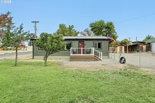 301 E Court St, Condon, OR 97823 - Photo 1