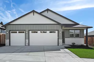 2221 E Juniper Cir, La Center, WA 98629 - Photo 1