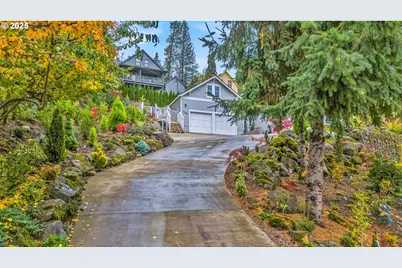 704 3rd Ave, Oregon City, OR 97045 - Photo 1