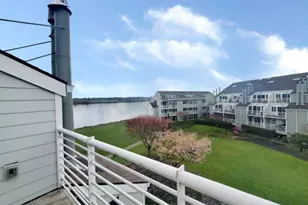 277 N Hayden Bay Dr, Portland, OR 97217 - Photo 1