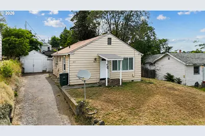 617 SE 8th St, Pendleton, OR 97801 - Photo 1