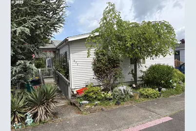 673 SW Crestview Way, Troutdale, OR 97060 - Photo 1