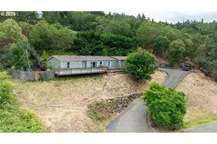 769 SE Fisher Dr, Roseburg, OR 97470 - Photo 1