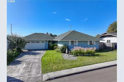 825 Midland Way, Brookings, OR 97415 - Photo 1