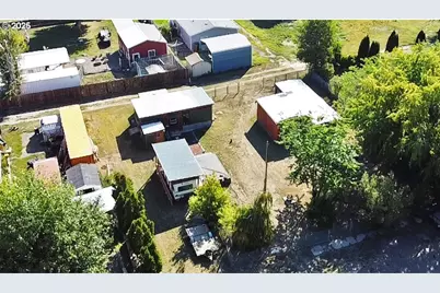 916 Robert St, Haines, OR 97833 - Photo 1