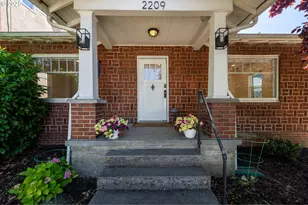 2209 F St, Vancouver, WA 98663 - Photo 1