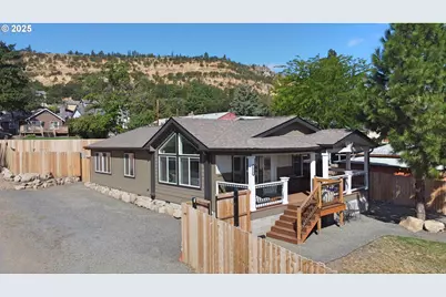 3020 W 10th St, The Dalles, OR 97058 - Photo 1
