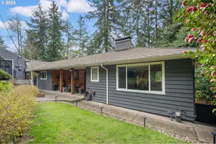 4933 SW 18th Pl, Portland, OR 97239 - Photo 1