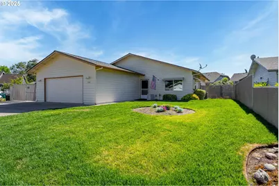 1303 Kokanee Ln, Grants Pass, OR 97527 - Photo 1