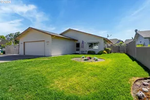 1303 Kokanee Ln, Grants Pass, OR 97527 - Photo 1