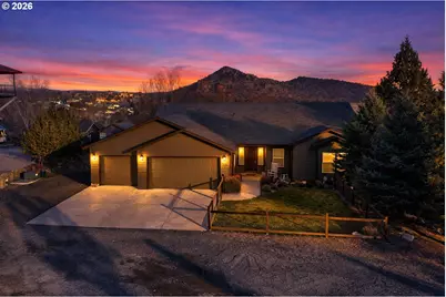 2662 NE Meadowcrest Dr, Prineville, OR 97754 - Photo 1