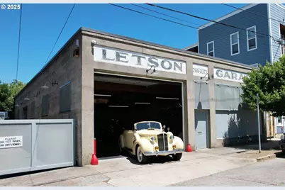 8513 N Syracuse St, Portland, OR 97203 - Photo 1