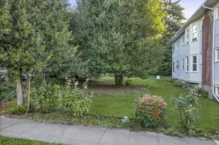 132 SE 18th (North Of) Ave, Portland, OR 97214 - Photo 1