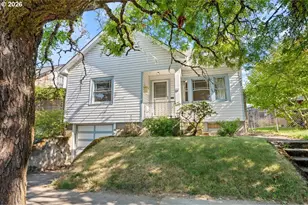 725 SE Spokane St, Portland, OR 97202 - Photo 1