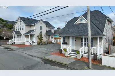 221 N Downing St, Seaside, OR 97138 - Photo 1