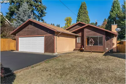 156 NE Columbia St, White Salmon, WA 98672 - Photo 1