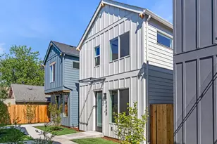4372 NE Going St, Portland, OR 97218 - Photo 1