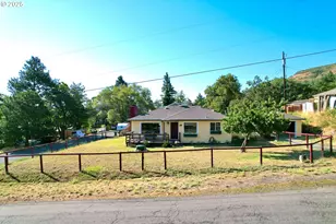 1202 Chinook St, The Dalles, OR 97058 - Photo 1