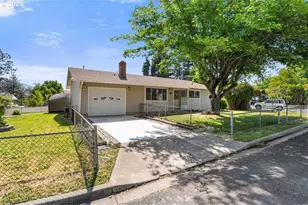 107 N 4th St, Talent, OR 97540 - Photo 1