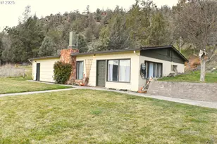 905 NE Barnes Rd, Prineville, OR 97754 - Photo 1