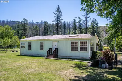 23056 N Umpqua Hwy, Idleyld Park, OR 97447 - Photo 1
