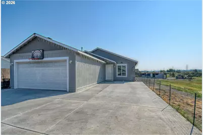 1447 NE Kenna Dr, Hermiston, OR 97838 - Photo 1
