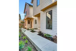 5761 S Kelly Ave, Portland, OR 97239 - Photo 1