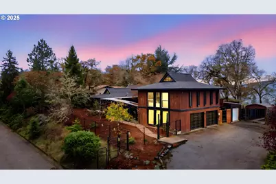 640 SE Summit Dr, Roseburg, OR 97470 - Photo 1