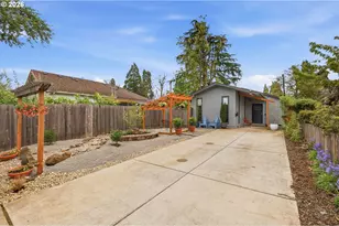 655 G St, Springfield, OR 97477 - Photo 1