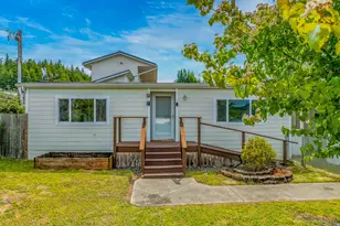 437 23rd St, Myrtle Point, OR 97458 - Photo 1