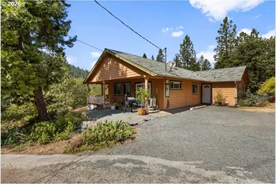897 Savage Creek Rd, Grants Pass, OR 97527 - Photo 1